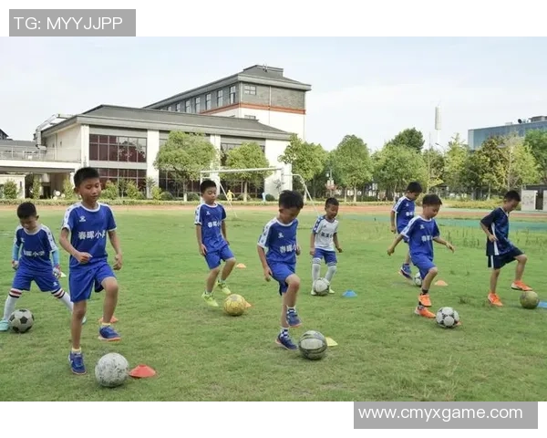 足球跳踩技巧解析与训练方法分享助你提升球技与场上表现